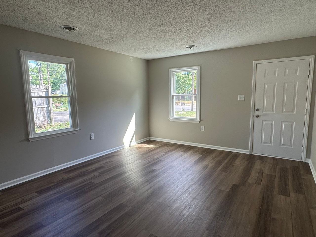 823 Eastern Ave - Photo 3 of 8