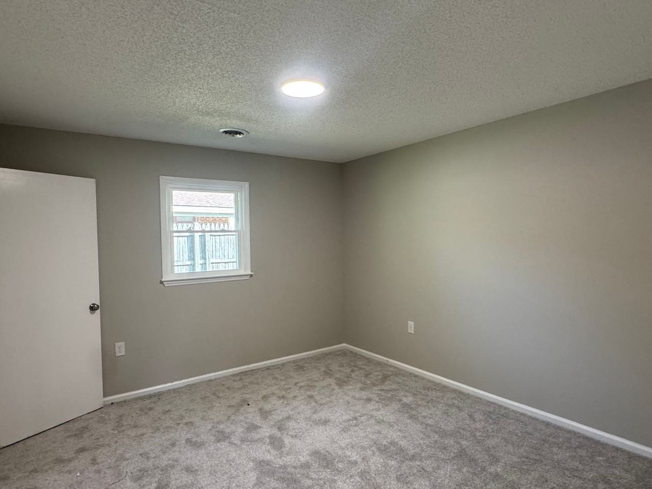 823 Eastern Ave - Photo 4 of 8