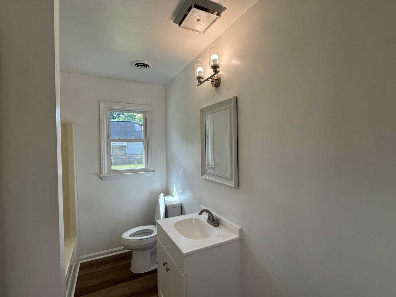 823 Eastern Ave - Photo 7 of 8