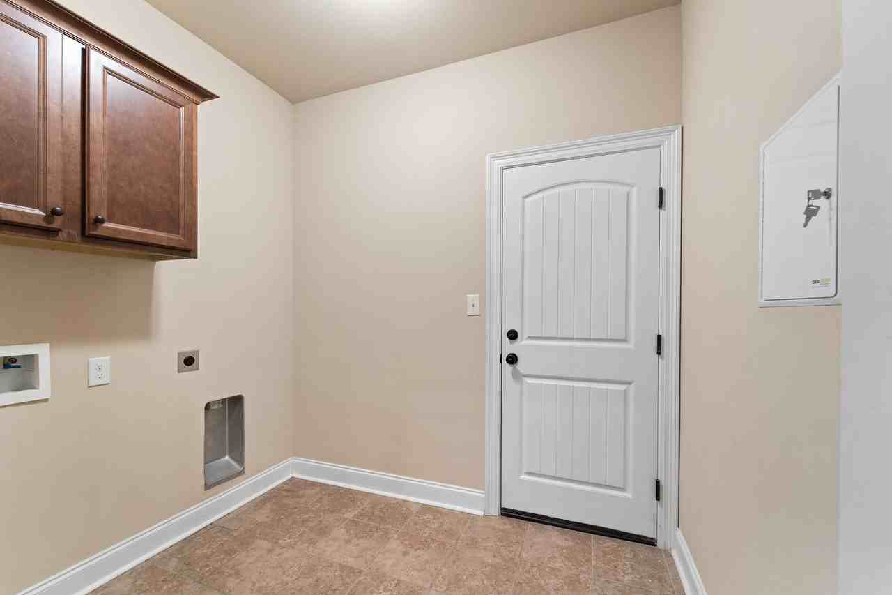 782 Serpentine Dr - Photo 4 of 21
