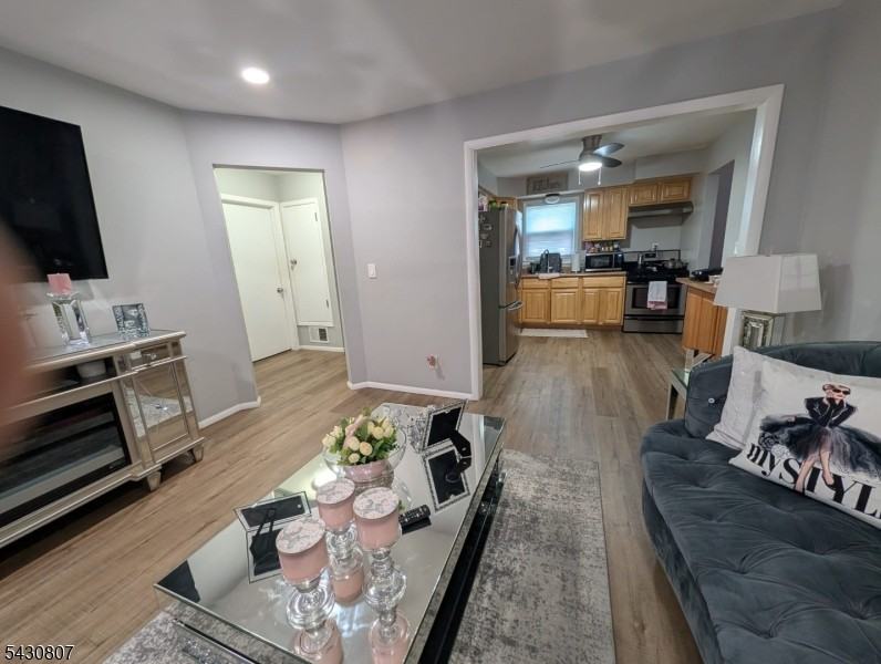 1213 Robert St - Photo 3 of 14