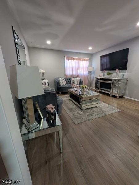 1213 Robert St - Photo 6 of 14