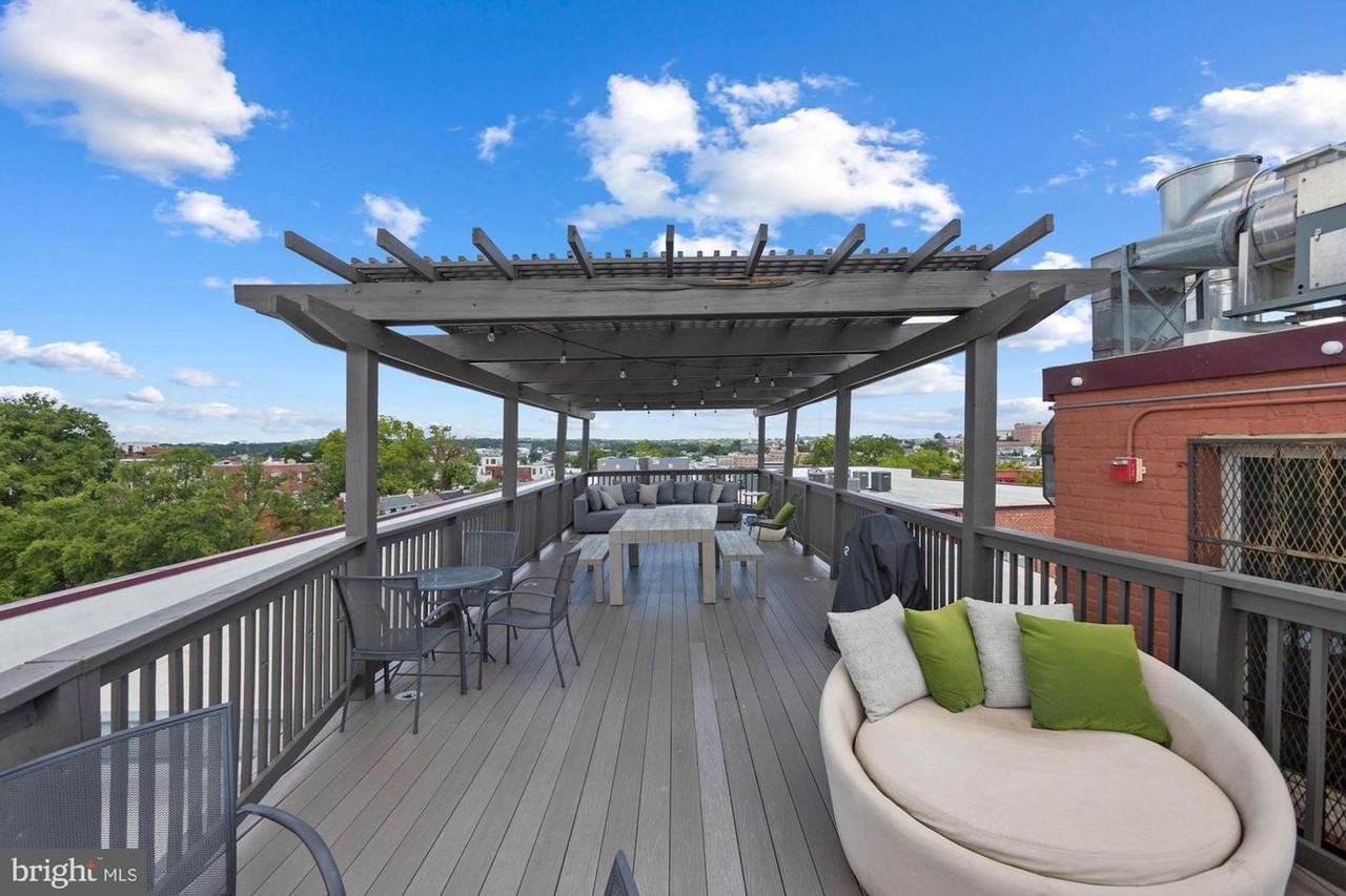 1020 Monroe St Nw - Photo 4 of 18