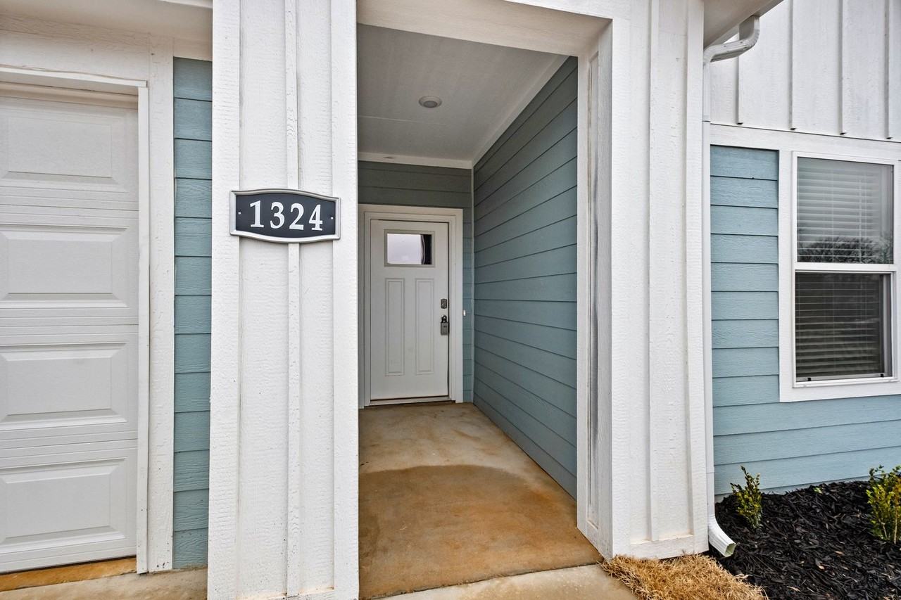 1324 Chavis St - Photo 4 of 29