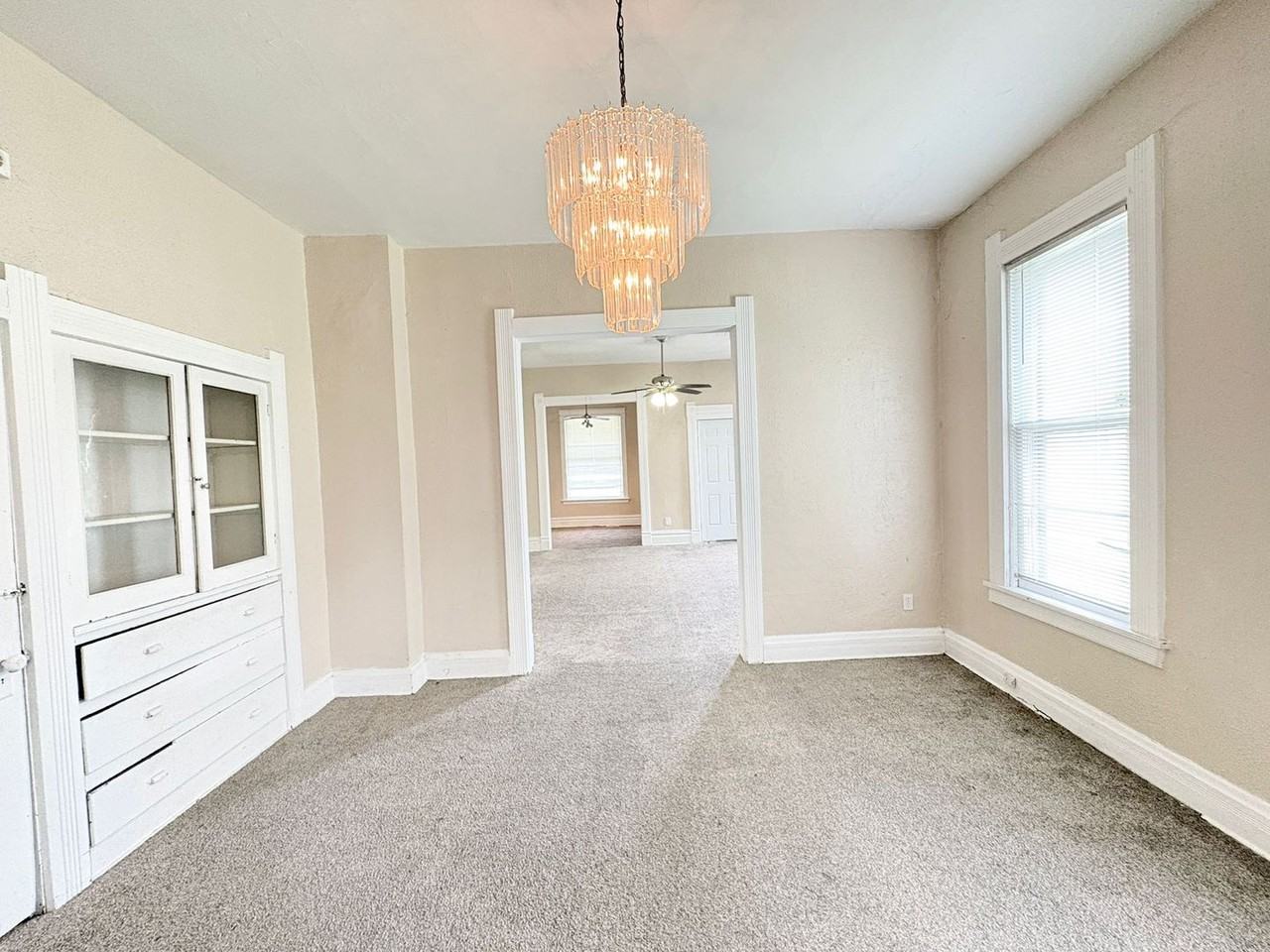 837 Avondale Ave - Photo 4 of 16