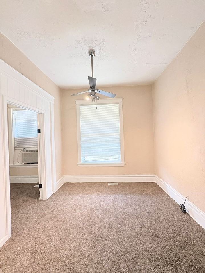837 Avondale Ave - Photo 7 of 16