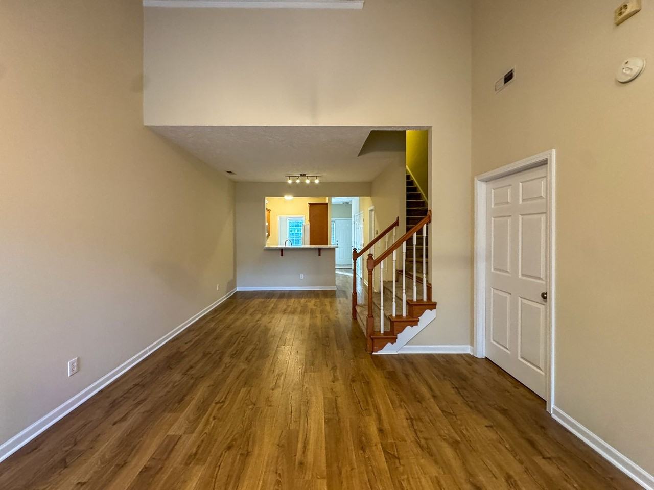 3060 Candlelight Dr - Photo 4 of 21