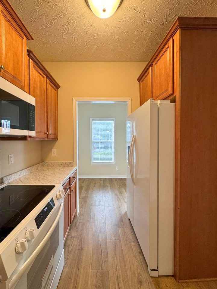 3060 Candlelight Dr - Photo 7 of 21