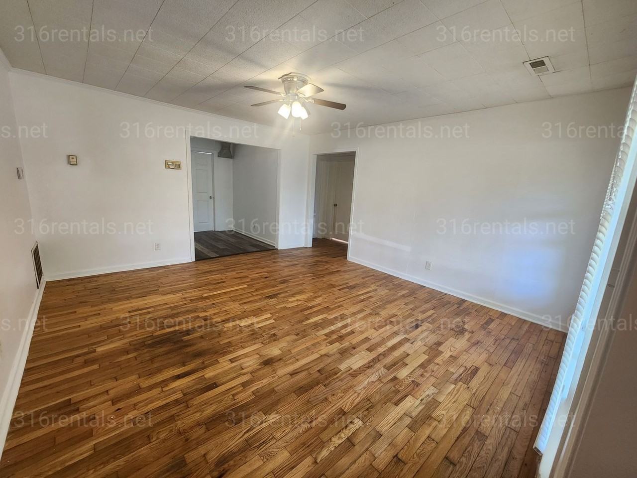 1248 N Terrace Dr - Photo 2 of 11
