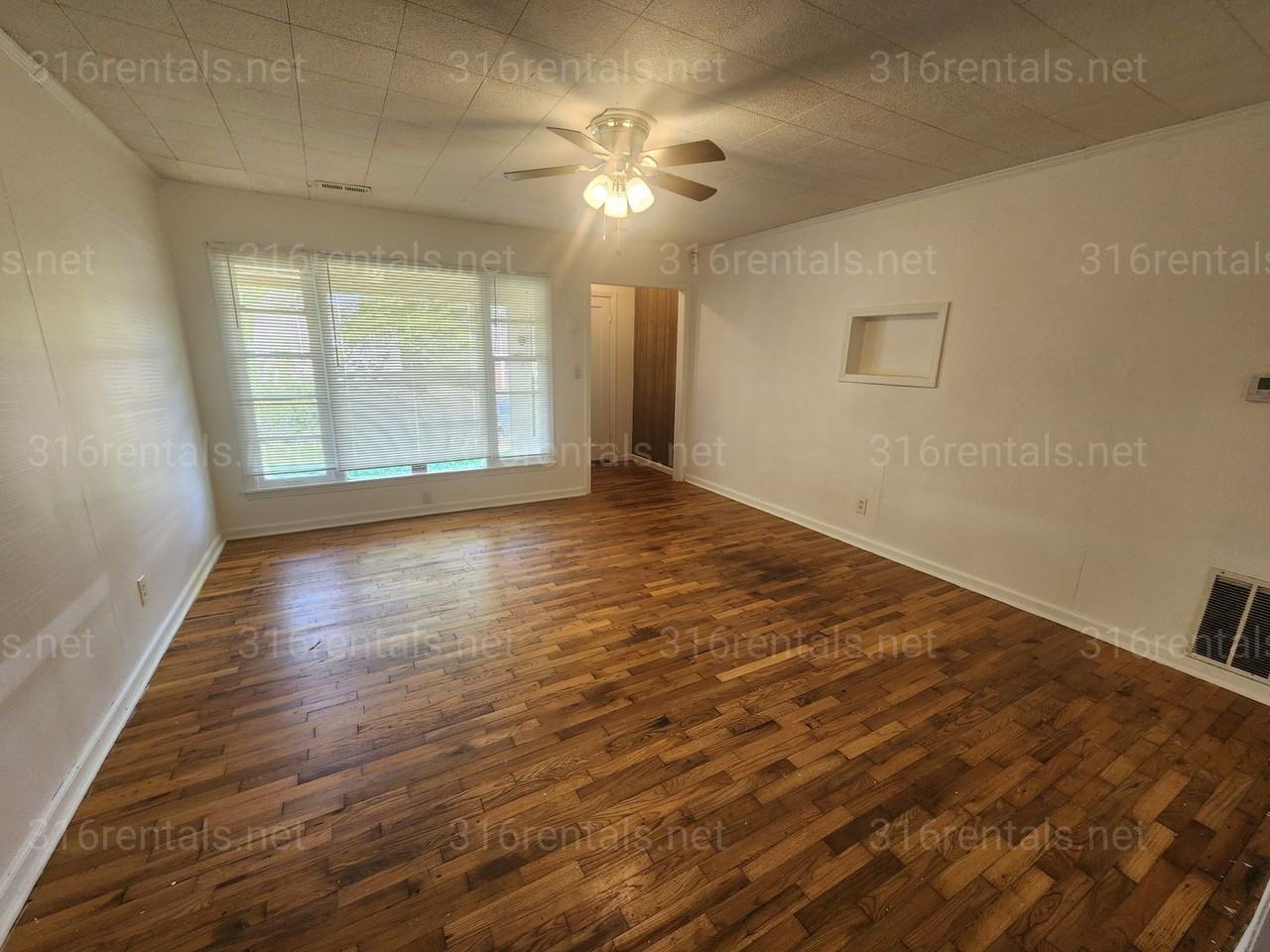 1248 N Terrace Dr - Photo 3 of 11