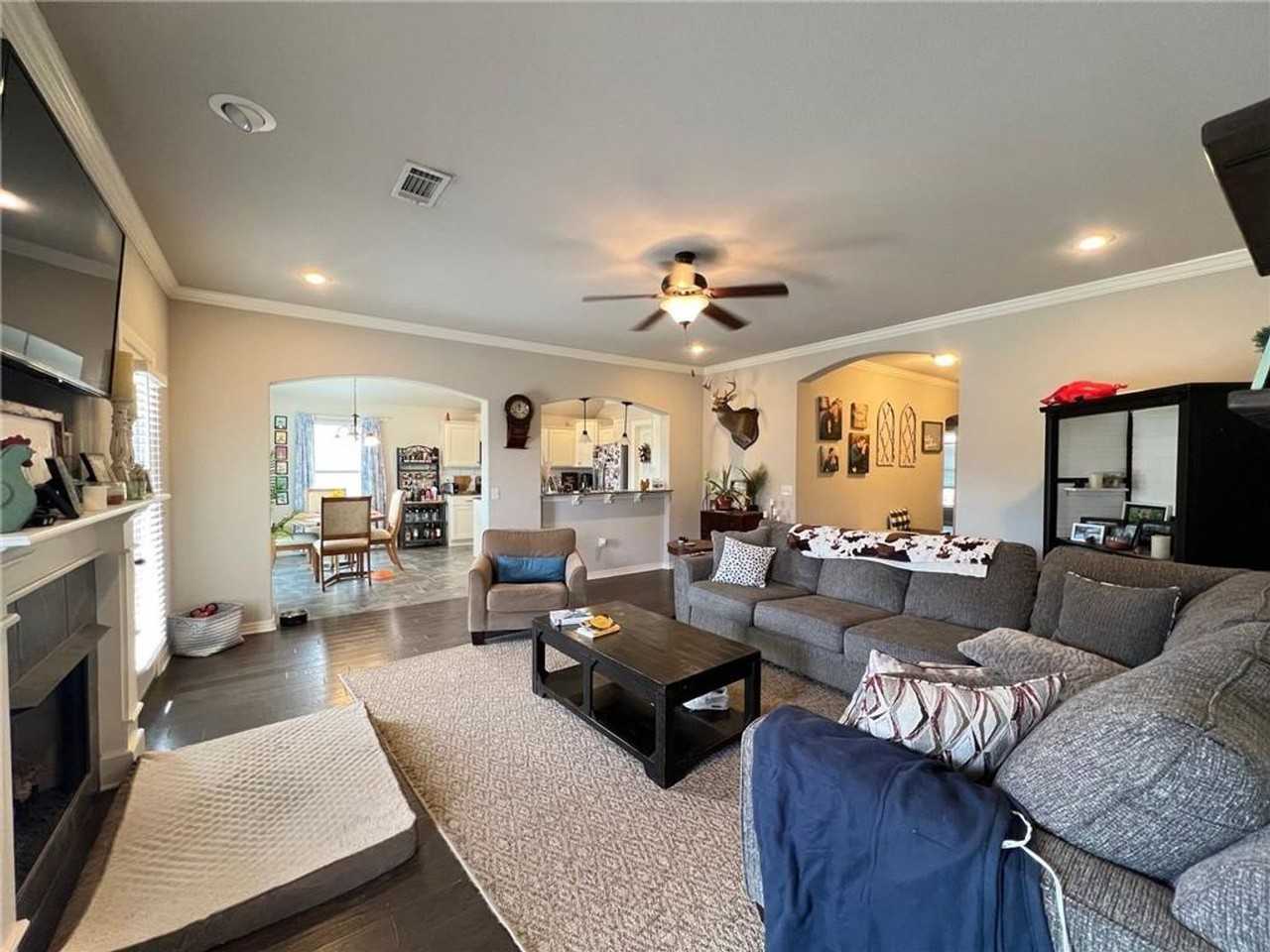 3697 Serenity St - Photo 3 of 15