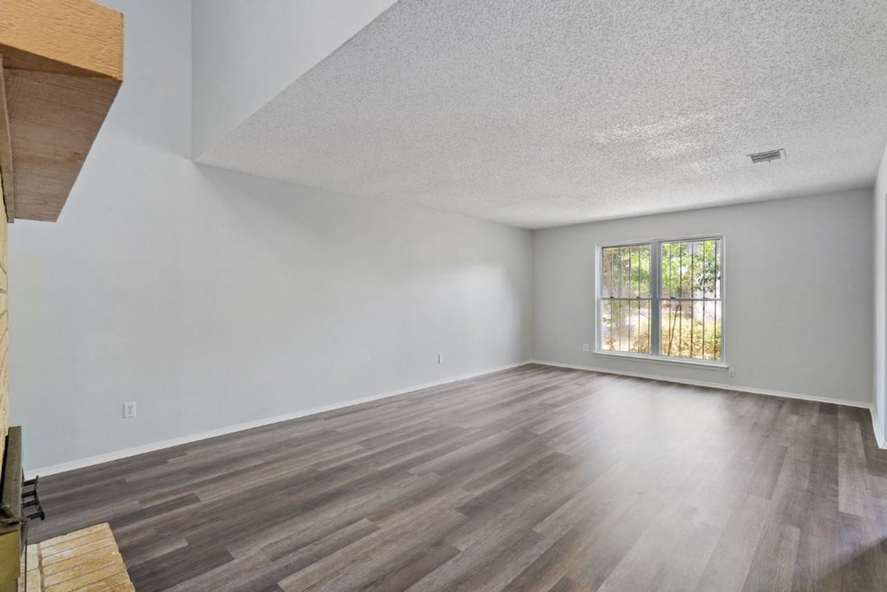 11809 Eubank Dr - Photo 6 of 36