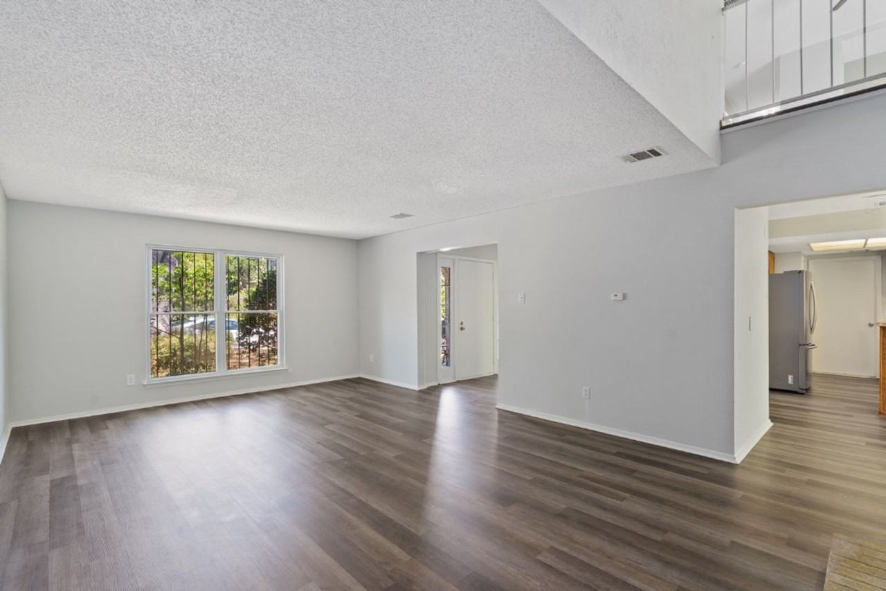 11809 Eubank Dr - Photo 7 of 36