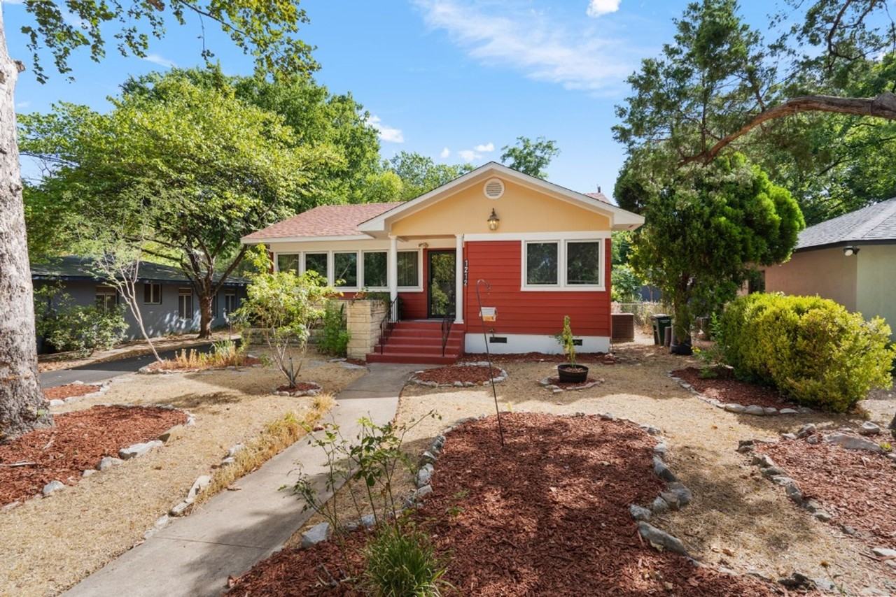 1212 Bentwood Rd - Photo 2 of 32