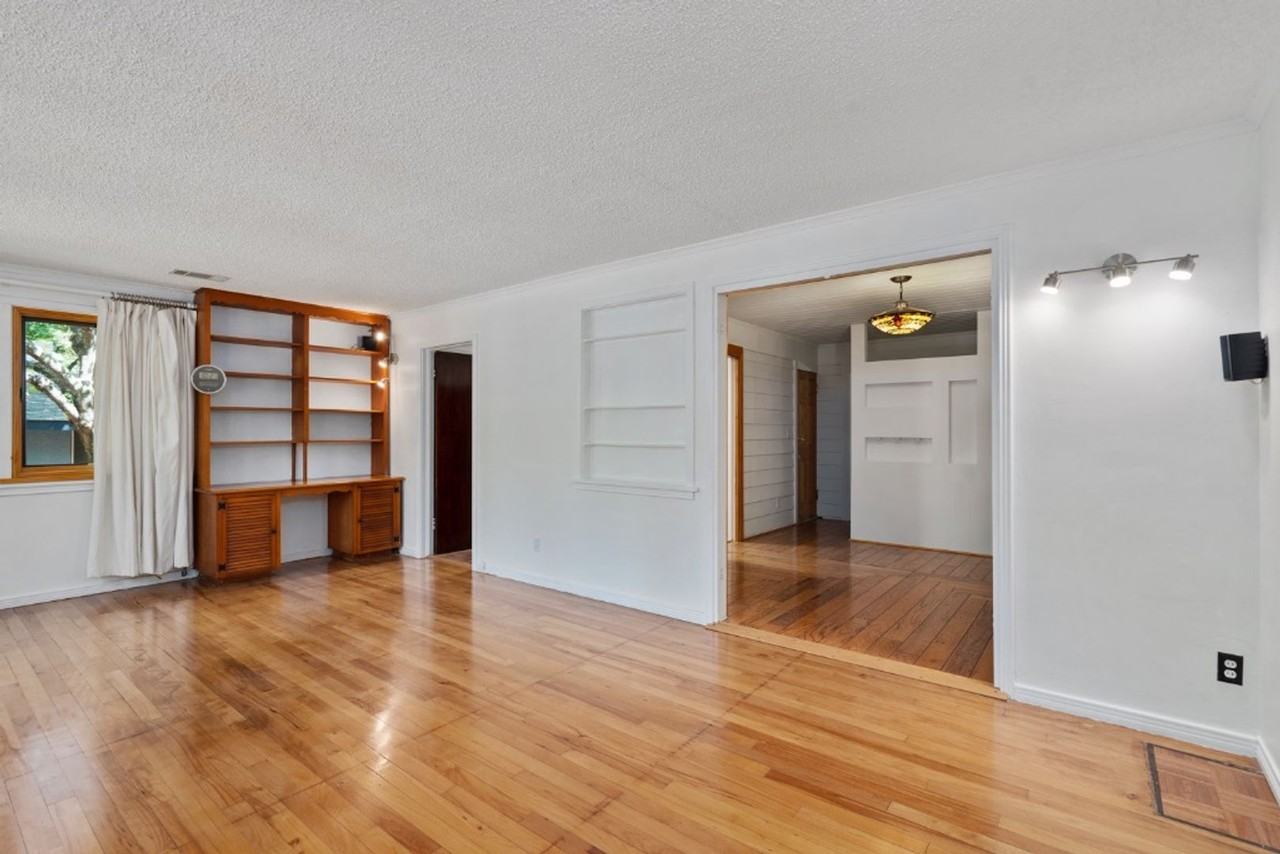 1212 Bentwood Rd - Photo 4 of 32