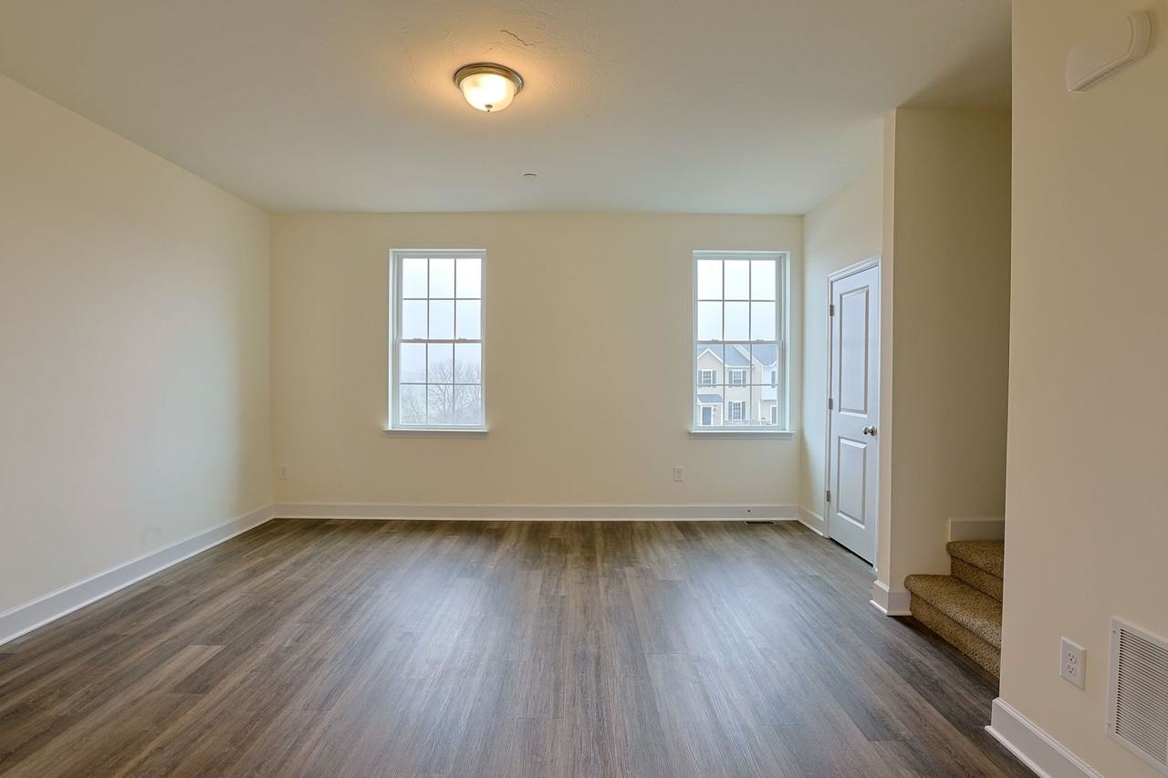 185 Holstein Dr - Photo 2 of 10