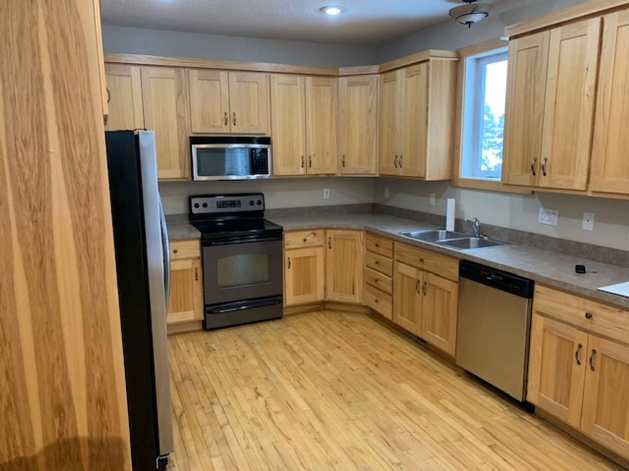 2214 Hanley Rd Unit D - Photo 4 of 17