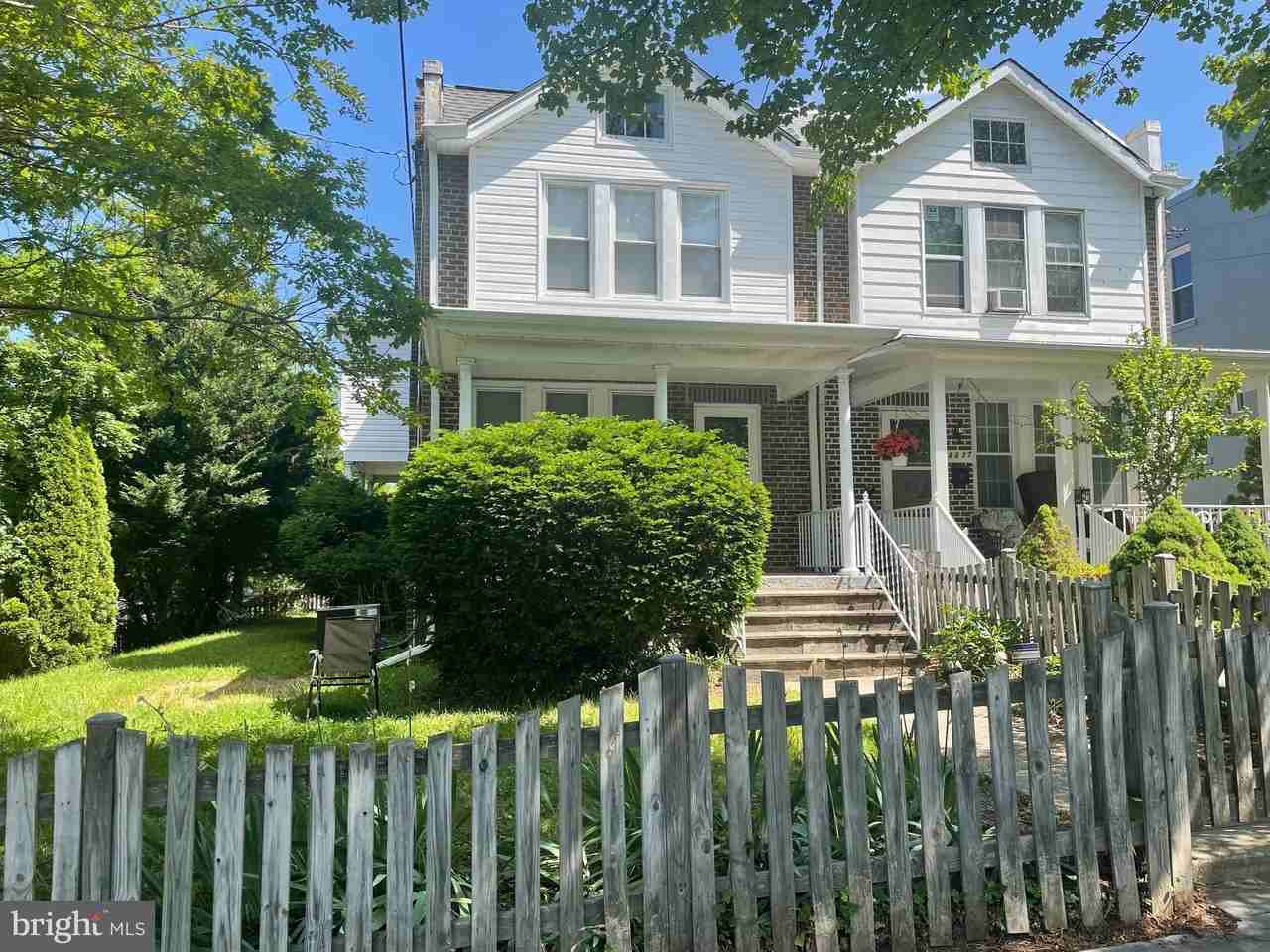 4229 Brandywine St Nw - Photo 2 of 17