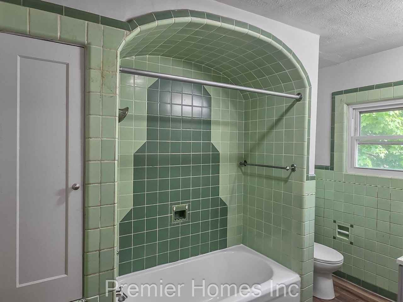 1309 Piedmont Ave Ne - Photo 7 of 13