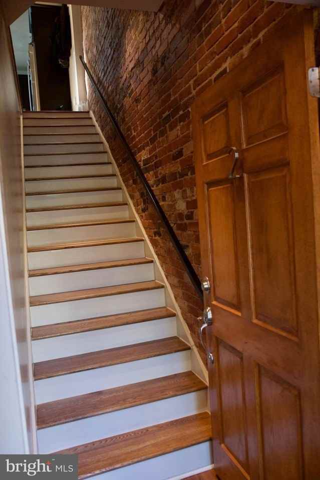 2128 1st St Nw #2 - Photo 3 of 22