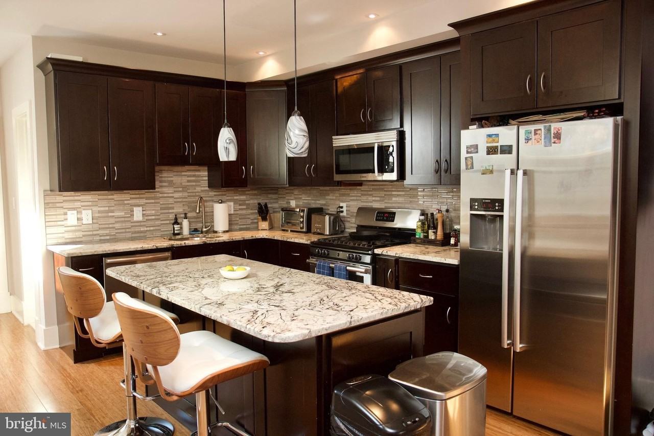 2128 1st St Nw #2 - Photo 4 of 22