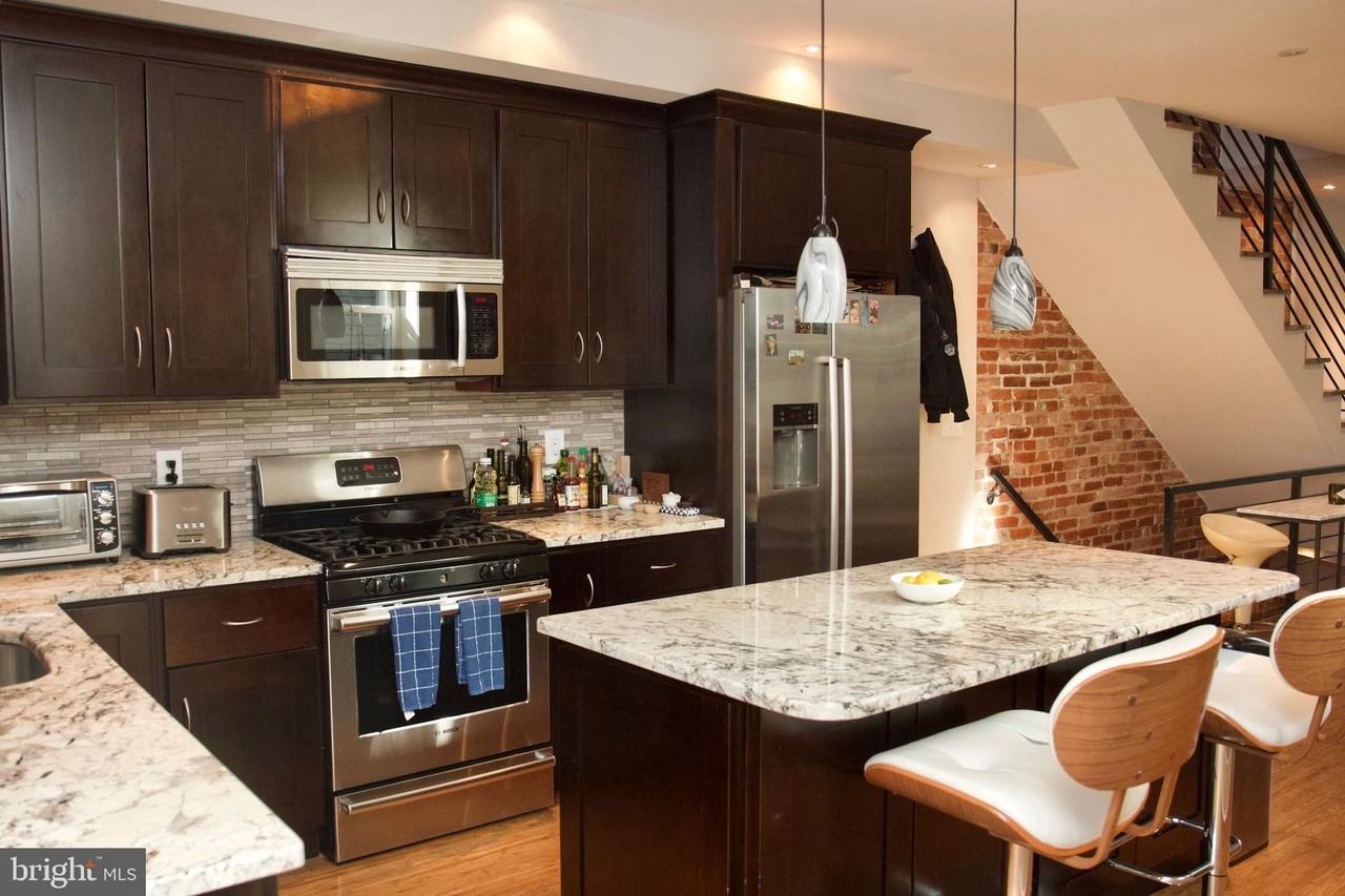 2128 1st St Nw #2 - Photo 5 of 22