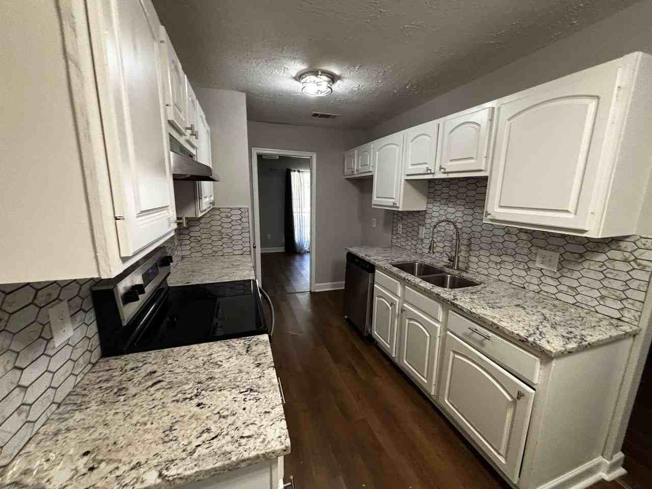 133 Cumberland Rd - Photo 3 of 15