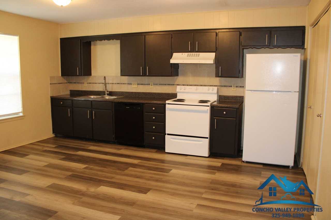 1008 Glenna St - Photo 3 of 13