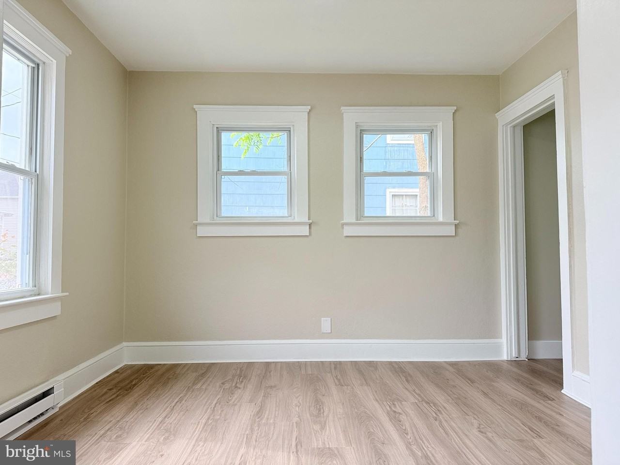 102 Montgomery St - Photo 7 of 8