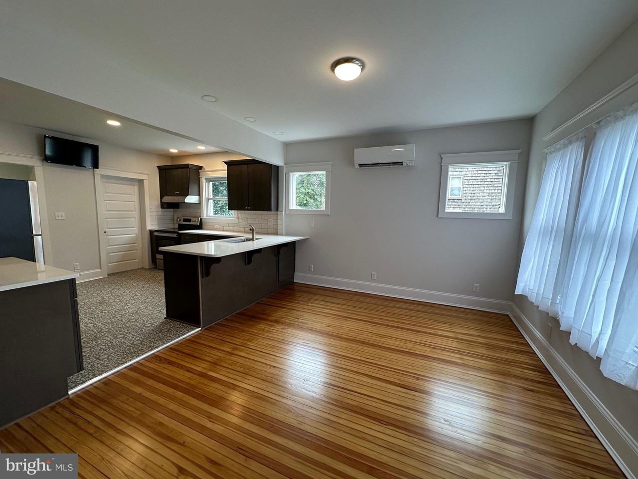 38 W Church St - Photo 2 of 34