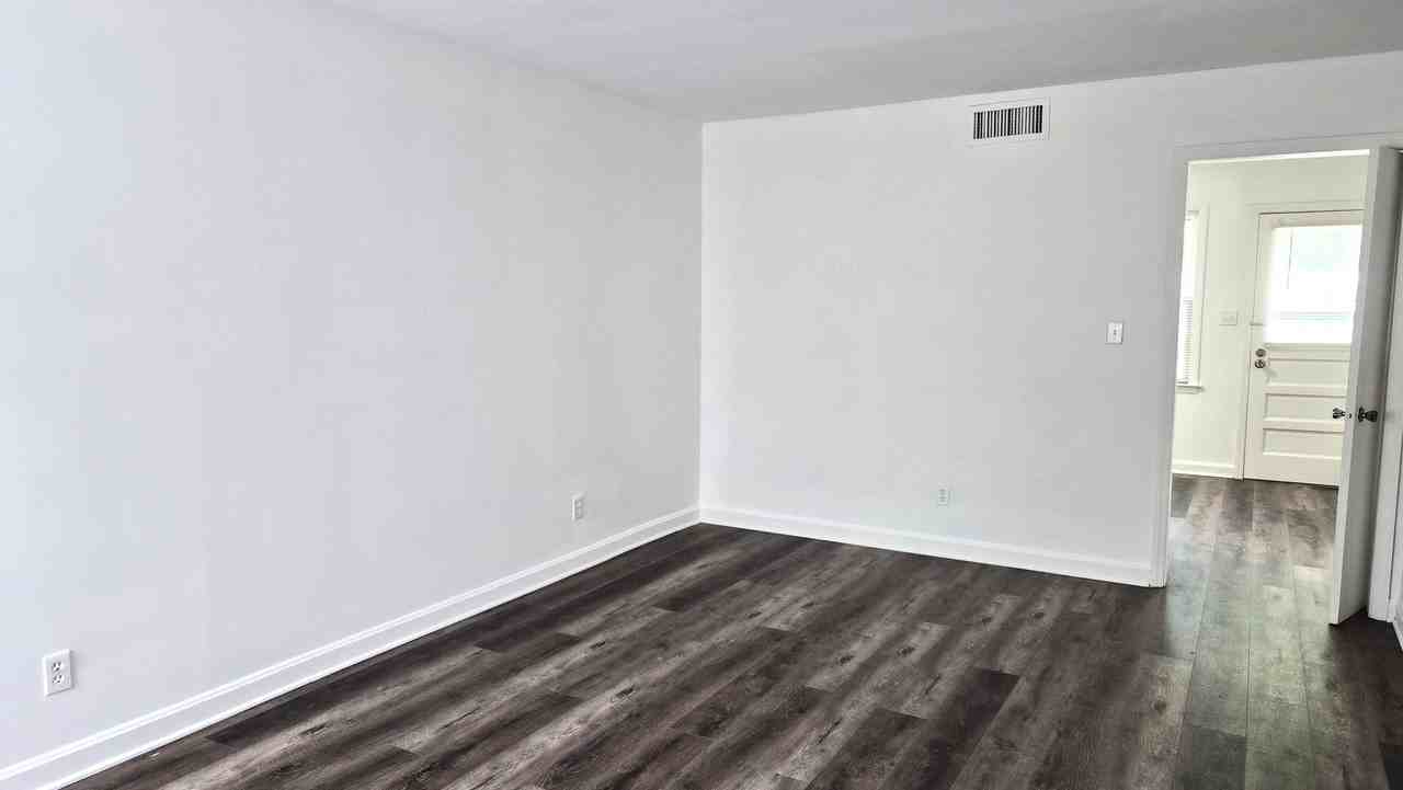 1430 Dover Rd #D - Photo 5 of 12