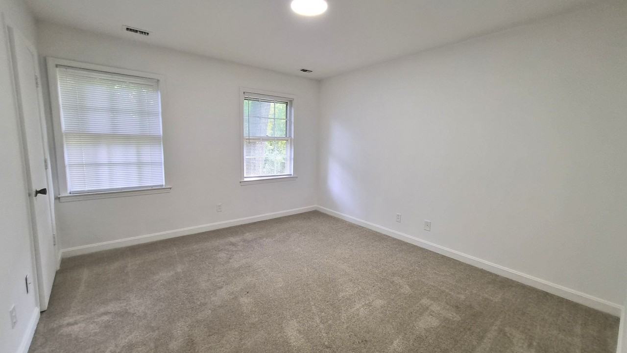 1430 Dover Rd #D - Photo 7 of 12