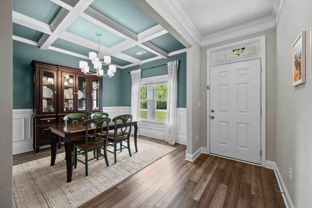 303 Red Cedar Dr - Photo 6 of 50