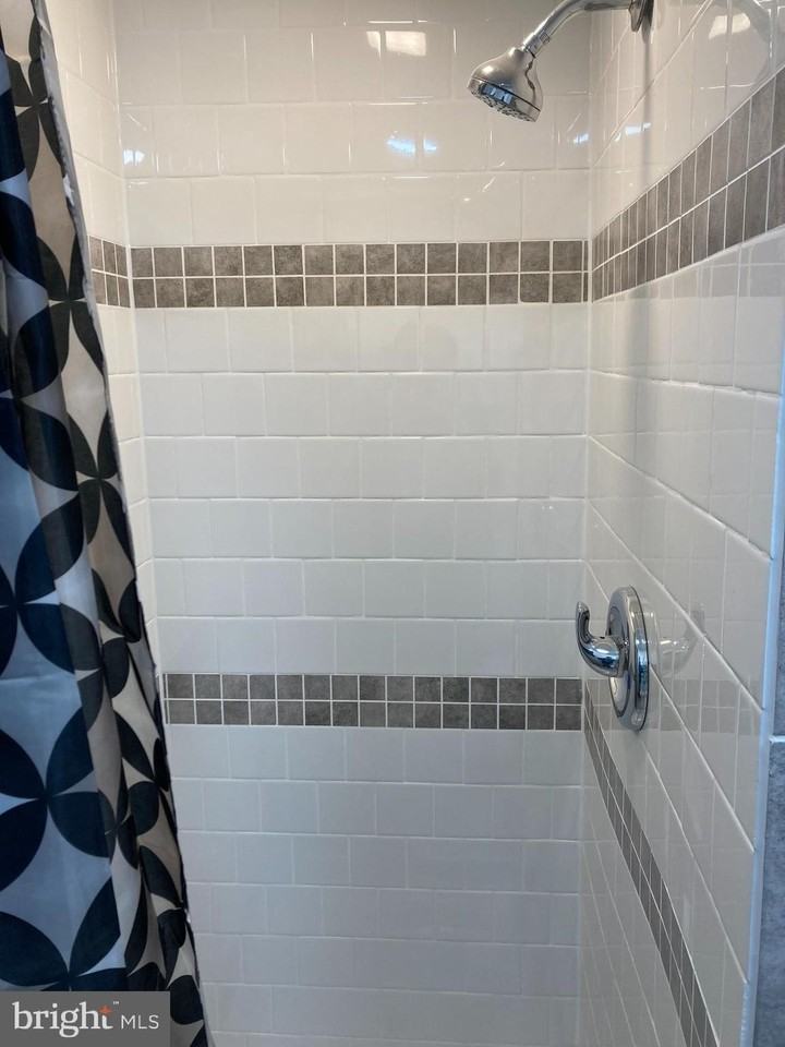 27 Pennsylvania Ave - Photo 4 of 22