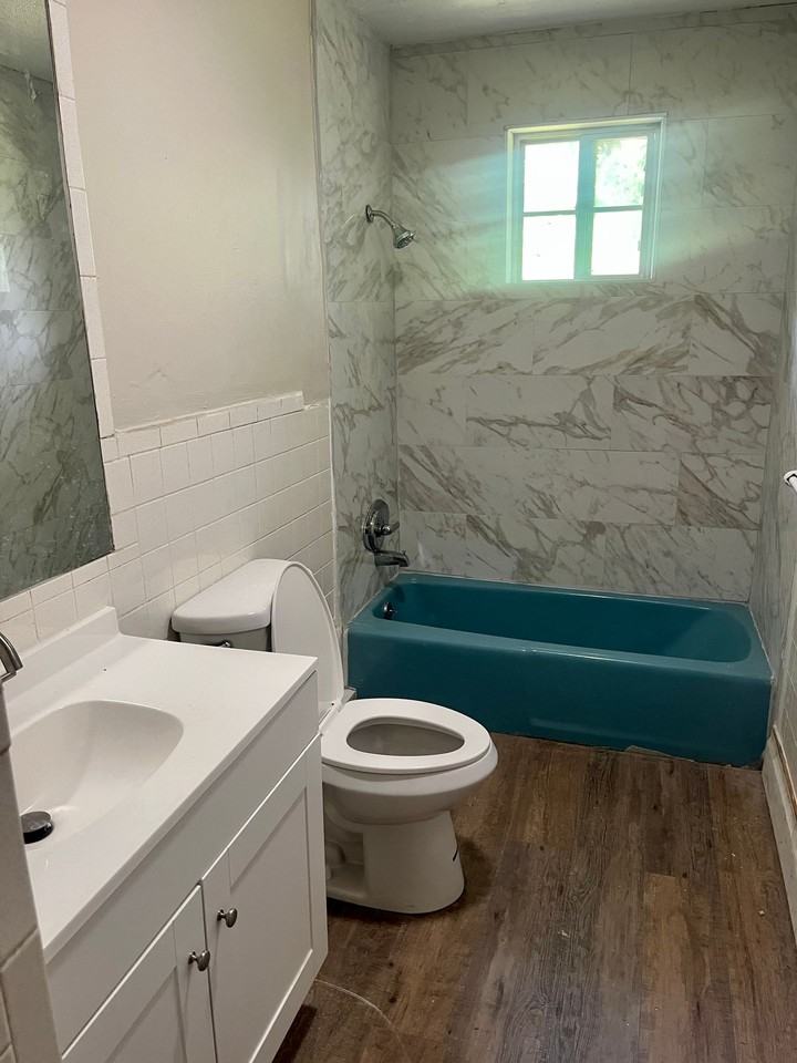 1011 Walnut St - Photo 5 of 9
