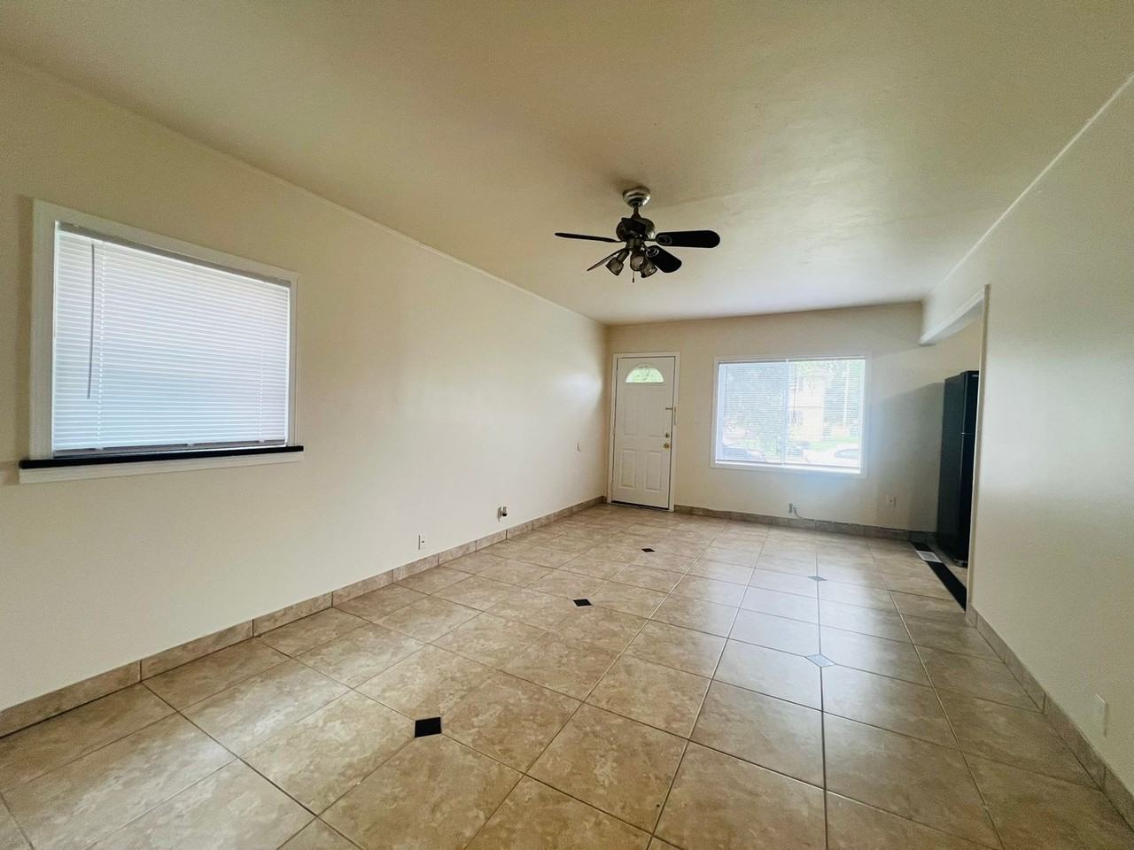 4117 28th Ave - Photo 2 of 8