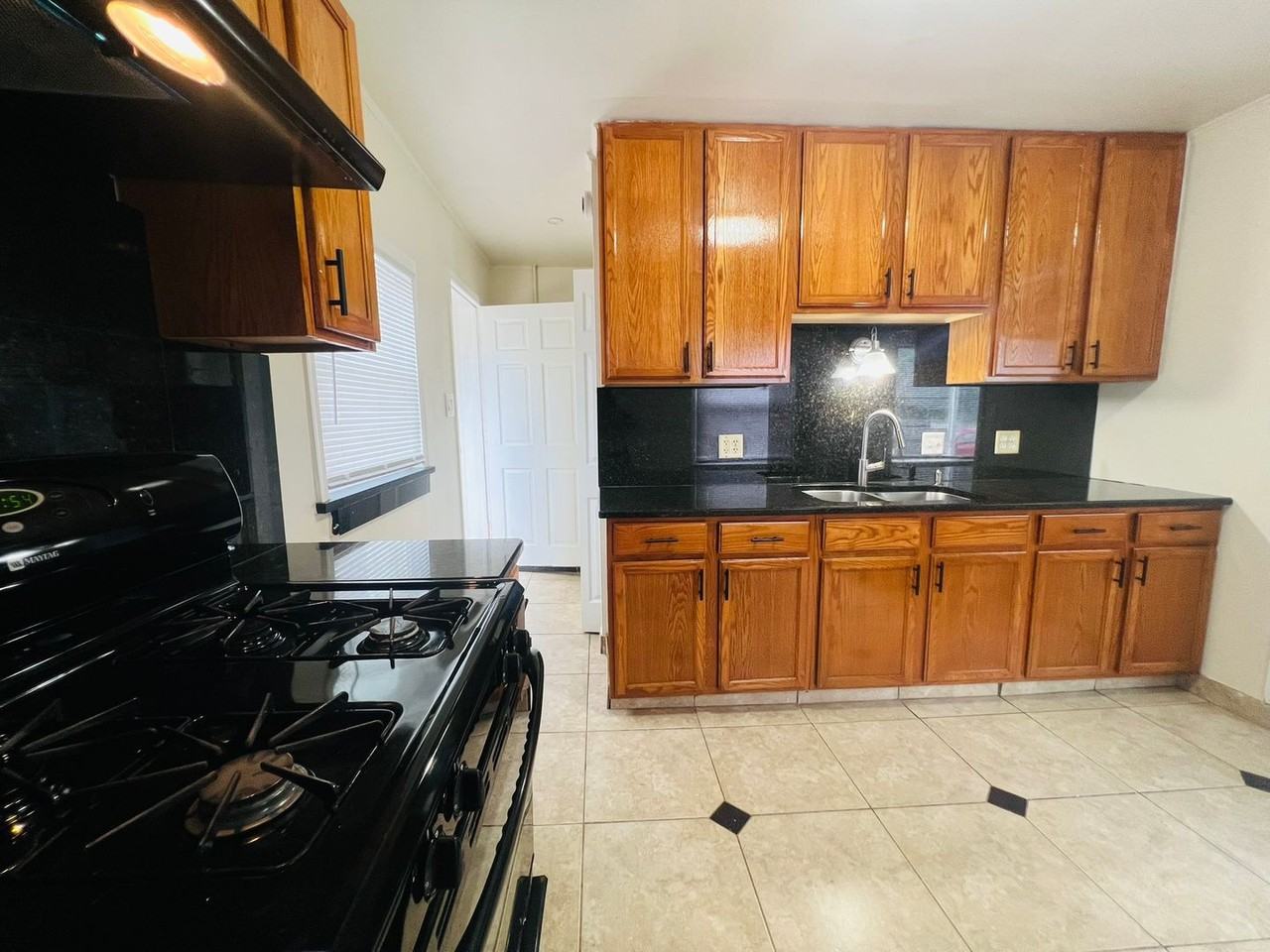 4117 28th Ave - Photo 4 of 8
