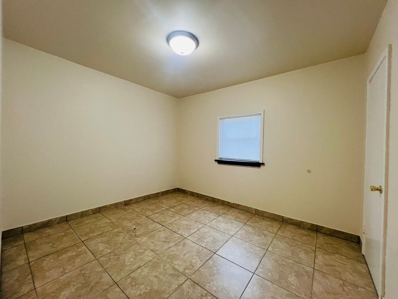 4117 28th Ave - Photo 6 of 8