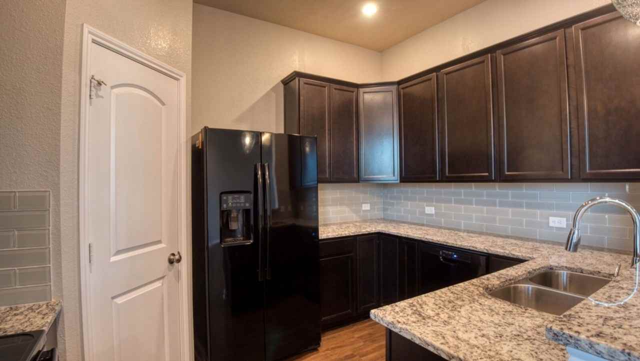2025 Viva Rd - Photo 2 of 15