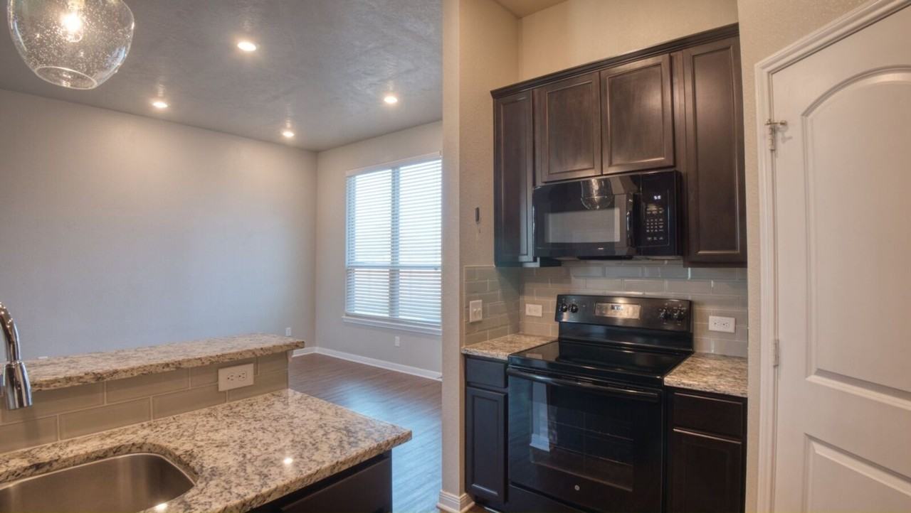 2025 Viva Rd - Photo 4 of 15
