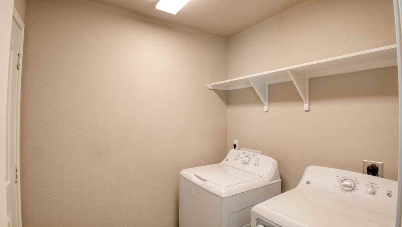 619 Hollyhock Dr - Photo 6 of 12