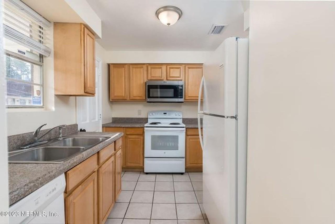 1735 El Camino Rd #1 - Photo 5 of 25