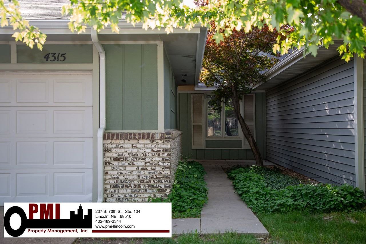 4315 Waterbury Ln - Photo 4 of 50