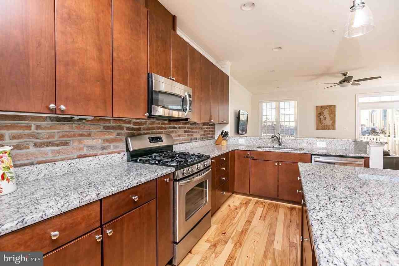 1340 Lowman St - Photo 5 of 18