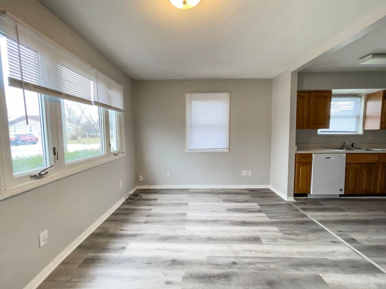 1623 E 20th St - Photo 2 of 11