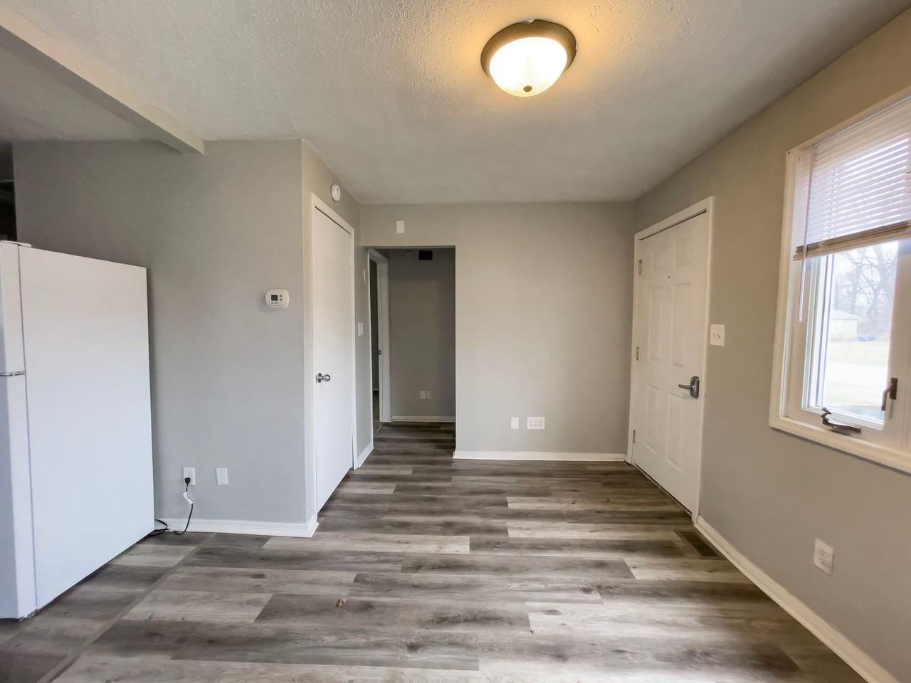 1623 E 20th St - Photo 3 of 11