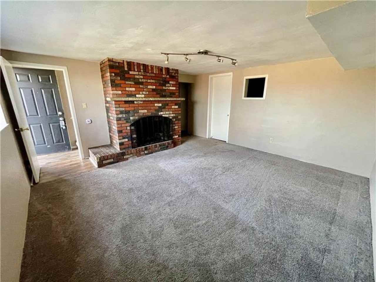 545 Pacific Ave - Photo 7 of 16