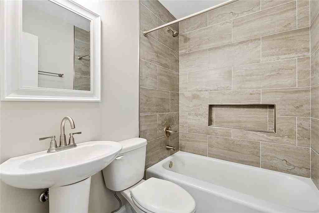 210 Hunt St ##B - Photo 7 of 10