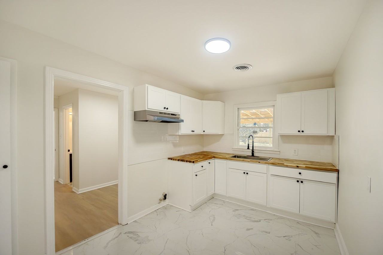 3979 Thomas Ave - Photo 6 of 10