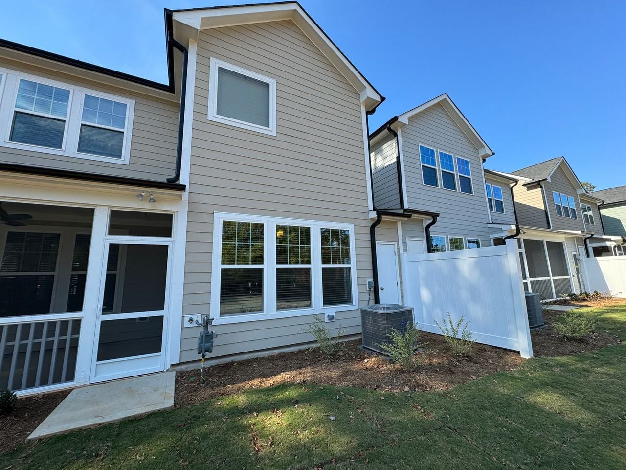 2422 Greshford Ln - Photo 3 of 35